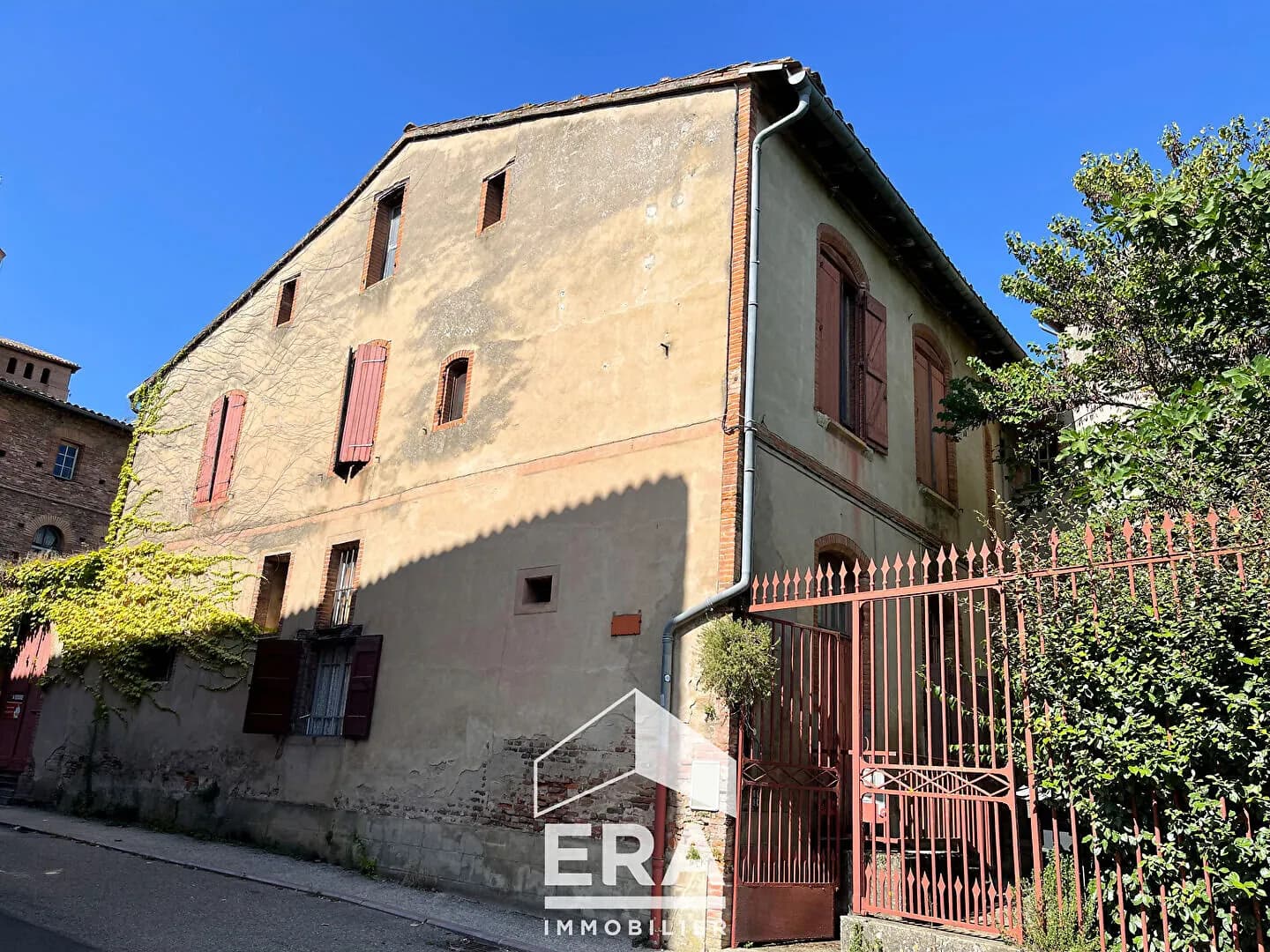 Immeuble 18 pièces 700 m² - Photo 1