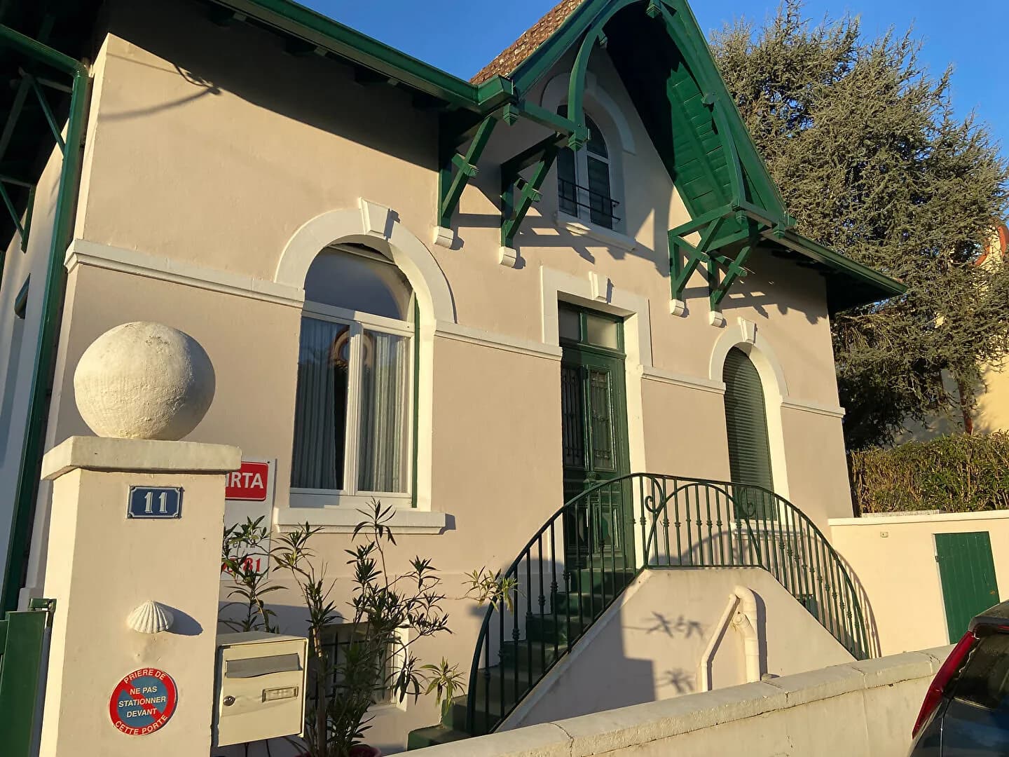 Immeuble de rapport 14 pièces 250 m² - Photo 1