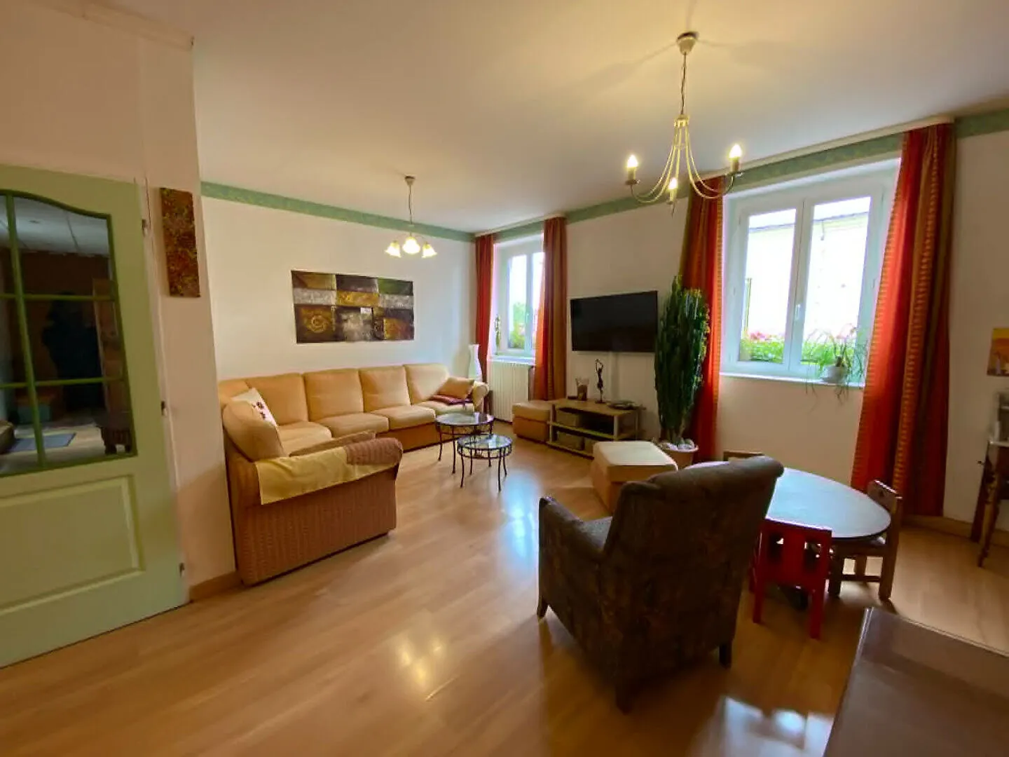 Immeuble 10 pièces 400 m² - Photo 1