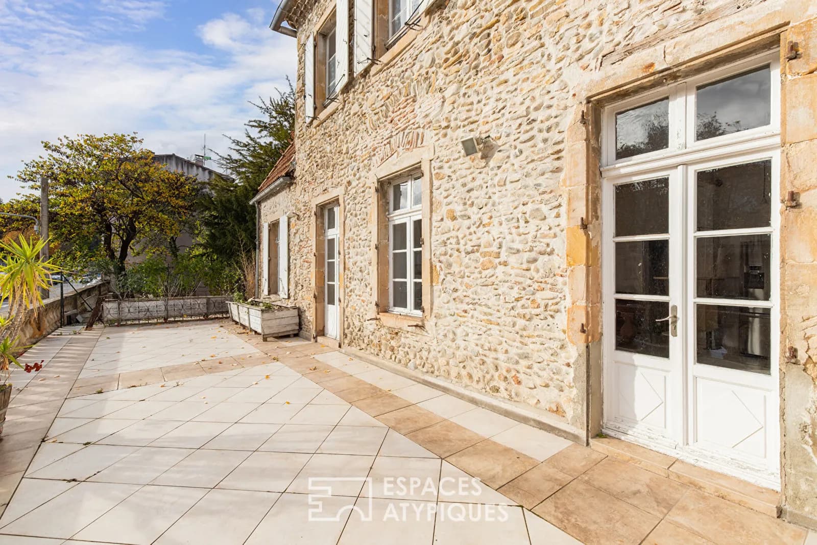 Ensemble immobilier avec terrasse et potentiel rare - Centre de Limoux - Photo 1