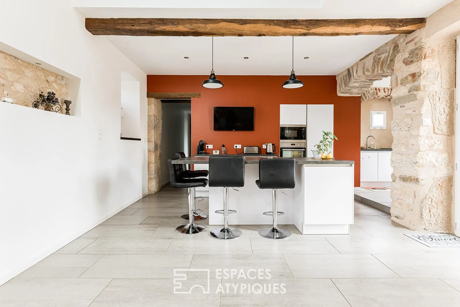 Ensemble immobilier de charme avec gîte et dépendances - Photo 1
