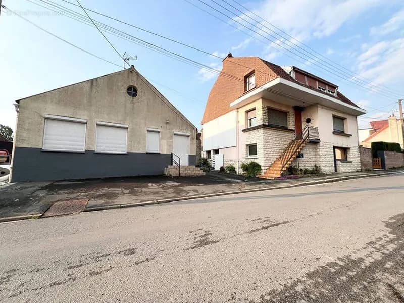 Allouagne - ensemble immobilier - 218 m2 - garage - hangar - Photo 1