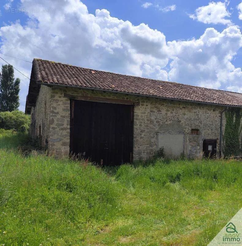 Ensemble immobilier en pierre de taille Opportunité rare à - Photo 1