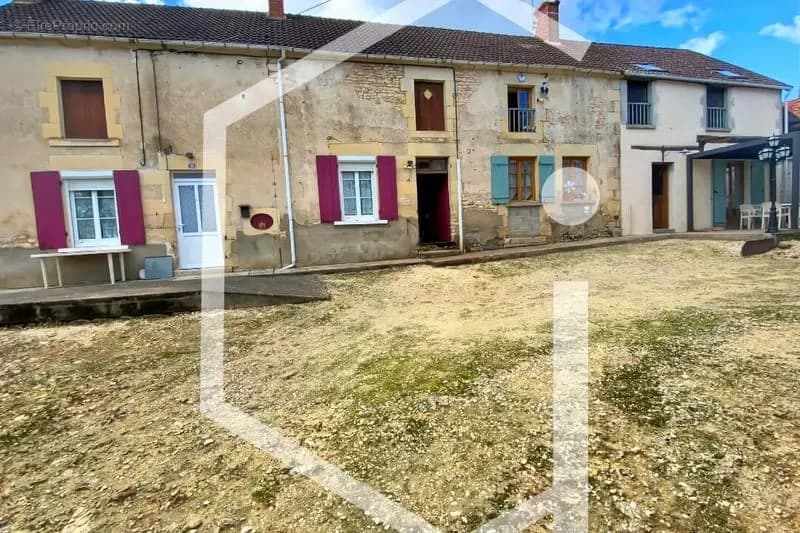 Ensemble immobilier composé de 2 maisons granges et jardin - Photo 1