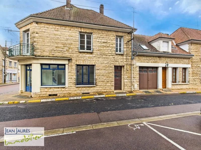 Brienne-le-Château Immeuble Mixte avec Grand Appartement et Local Commercial - Photo 1
