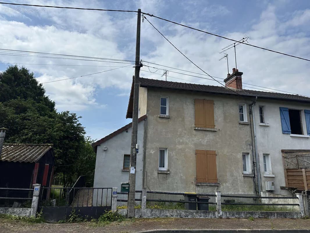 Immeuble avec 2 habitations - Photo 1