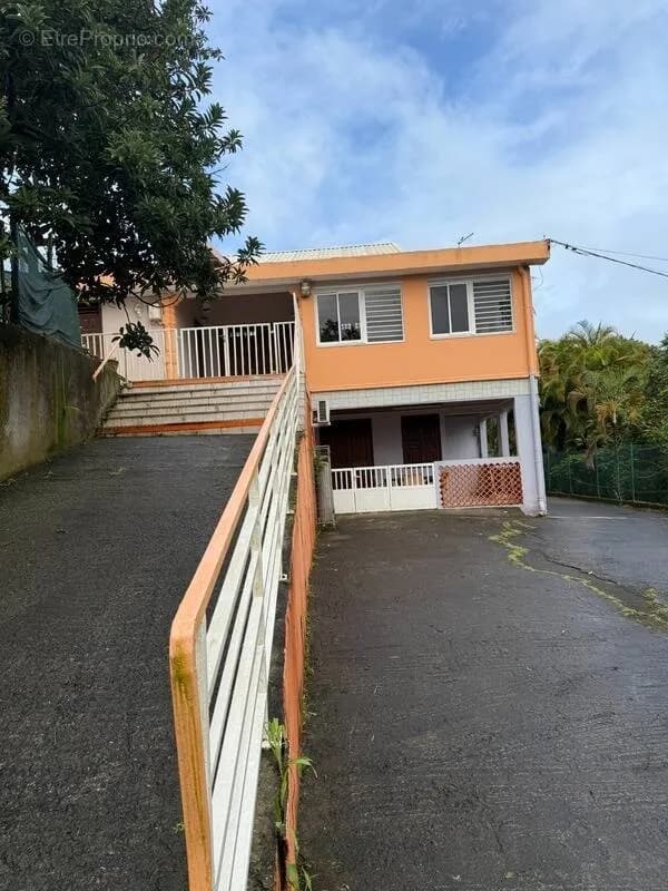 Idéal Investisseur - Ensemble Immobilier de 3 appartements (T6 - T3 loué - T2) Sainte-Luce - Photo 1