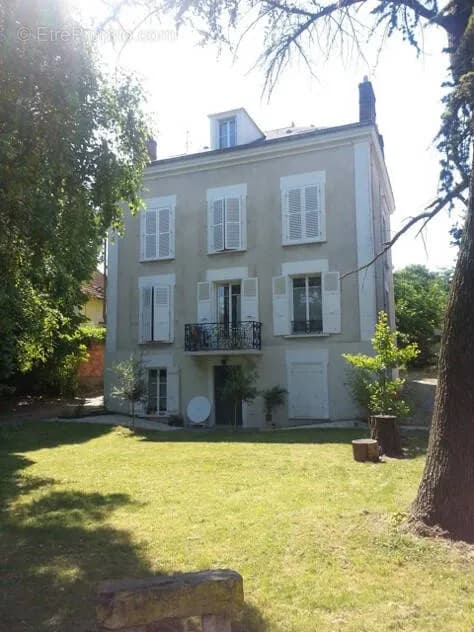 À vendre Immeuble de 6 appartements + terrain constructible avec permis de construire Corbeil-Essonnes - Photo 1