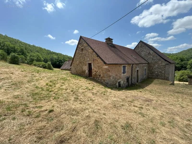 Rare ! Ensemble immobilier en pierre sur env.1 hectare en vente 46200 SOUILLAC - Photo 1