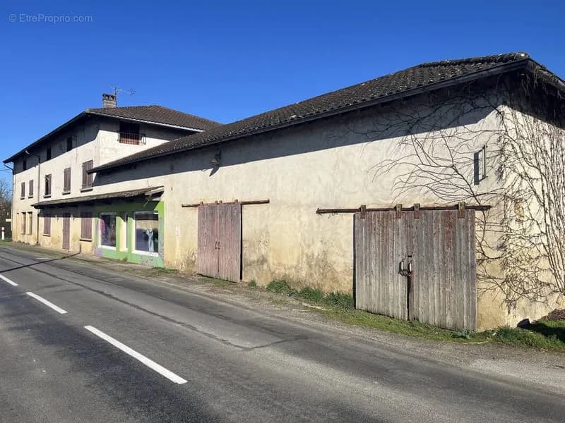 Ensemble immobilier SAINT-CYR-SUR-MENTHON - Photo 1