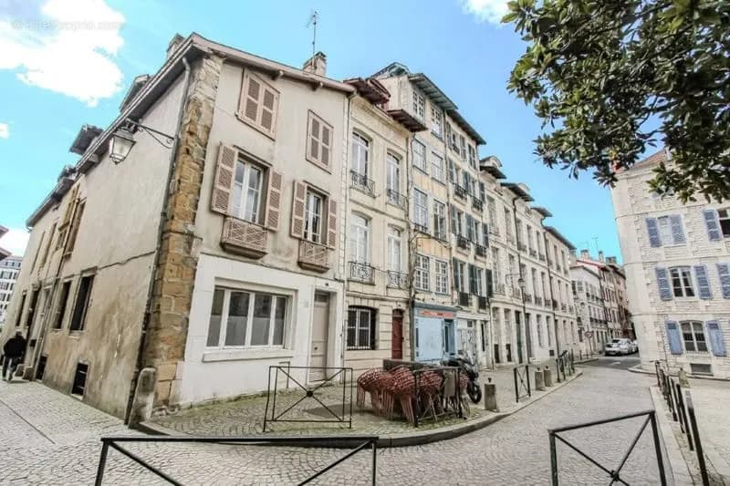 Exclusivite - bayonne - cathedrale- immeuble -3 appartements ? 1 local commercial - Photo 1