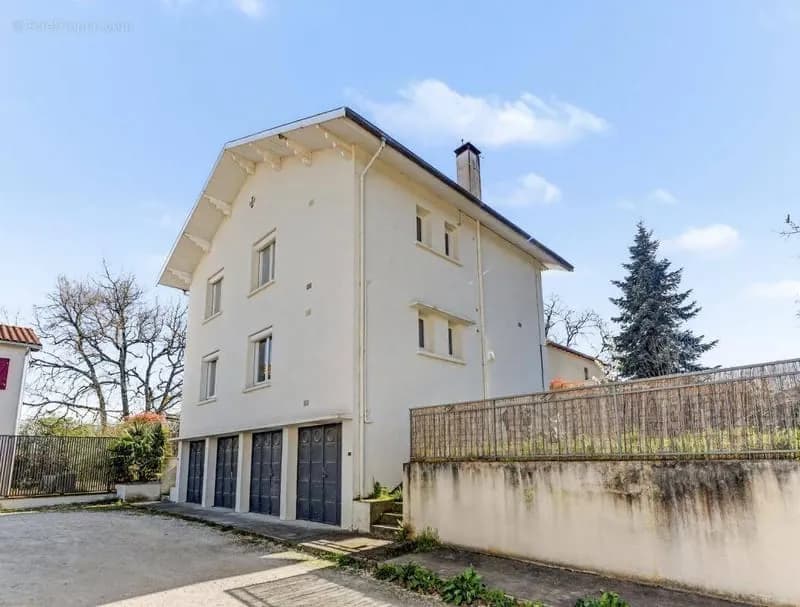 Investissement clé en main : immeuble de rapport rénové - rentabilité 5,4 % - Photo 1