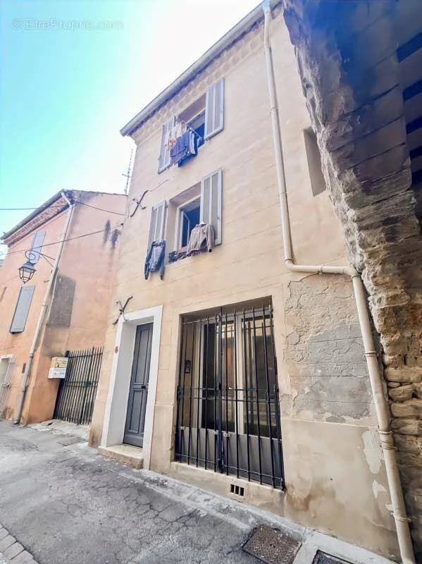 Immeuble de caractère 10 pièces à Trets - Photo 1