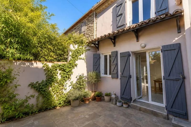 Ensemble immobilier avec extérieur - Photo 1