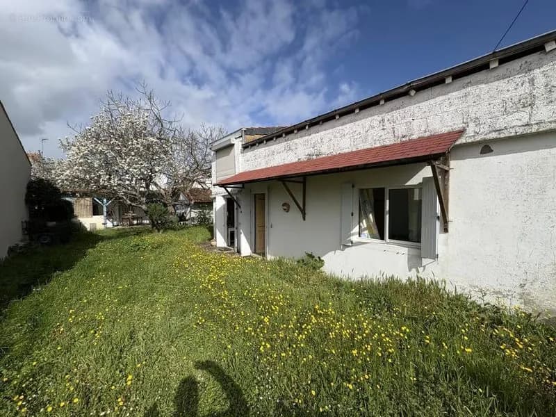 Immeuble 271 m² - Photo 1