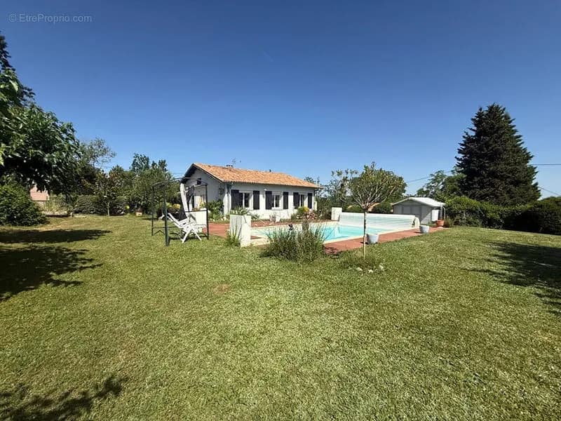 Ensemble immobilier avec deux maisons et piscine à Pujols - Photo 1