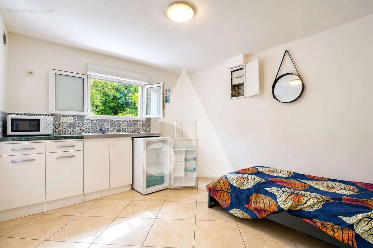 Noisy-le-sec, immeuble de rapport / maison de co-living, 420 m² habitables - Photo 1