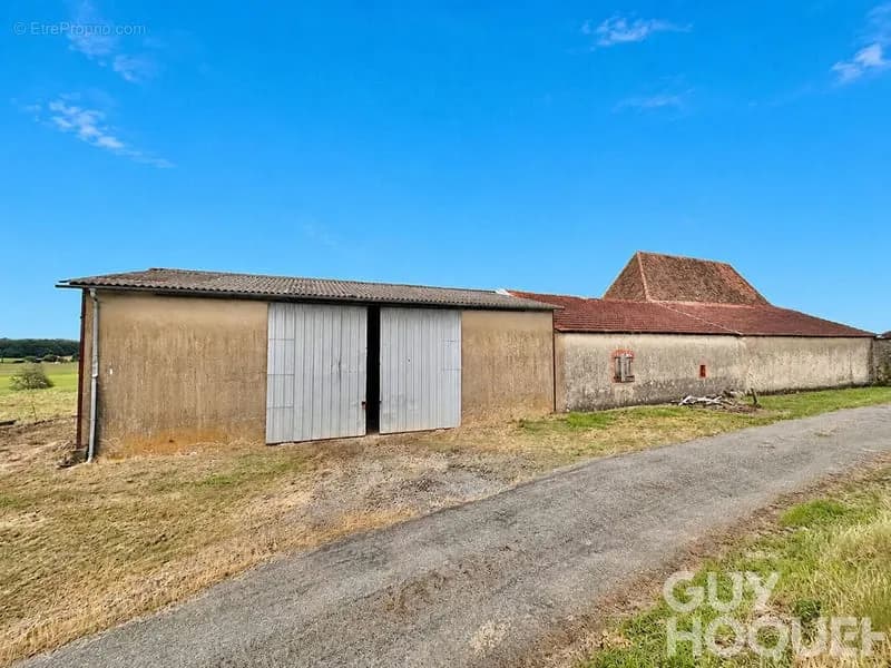 Ensemble immobilier avec grange et bâtiment agricole proche d'ORTHEZ - Photo 1