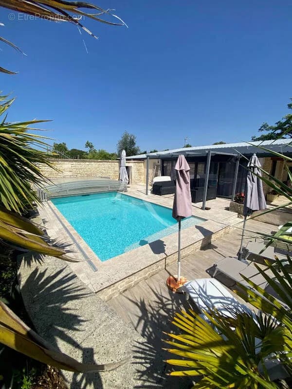 Ensemble immobilier - Photo 1