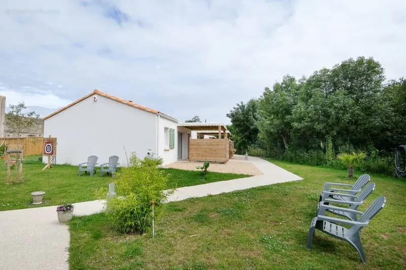 A 15 MINUTES DES SABLES D'OLONNE : Ensemble immobilier aux multiples possibilités sur 2300 m² de terrain - Photo 1