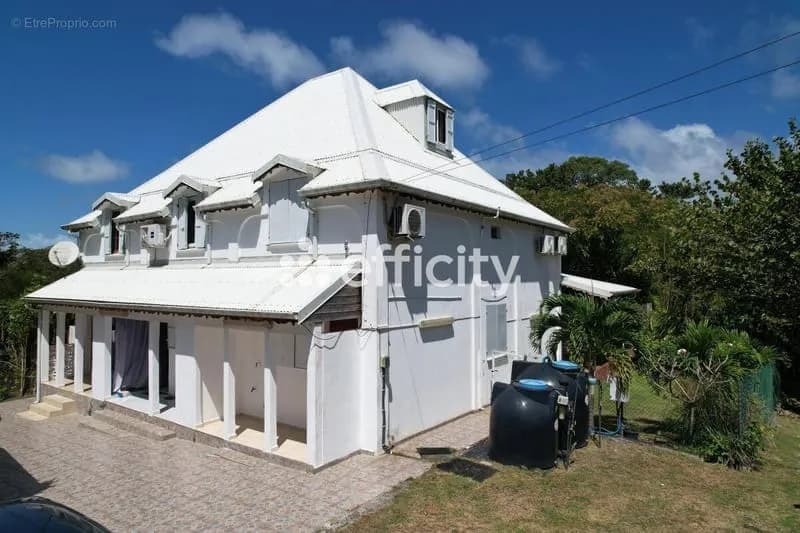 Immeuble de rapport 10 pièces 255 m² - Photo 1