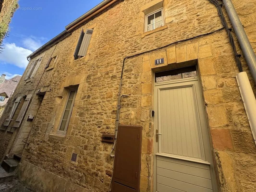 À vendre - Charmant ensemble immobilier en plein coeur de Sarlat - Photo 1