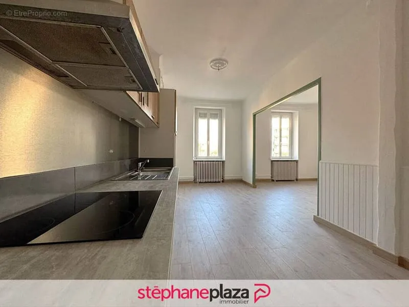 Immeuble Bagnols sur Cèze - 9 pièces - 178 m² - Photo 1