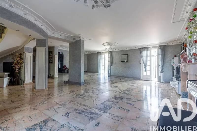 400 m² à Bron - Photo 1