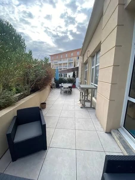 Immeuble 743 m² - Photo 1
