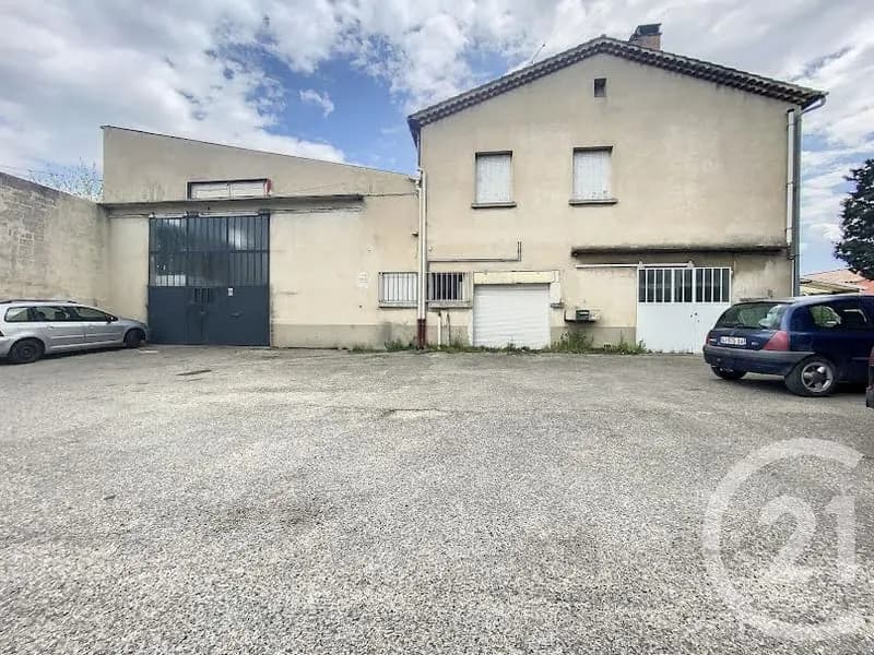 Immeuble 200 m² - Photo 1