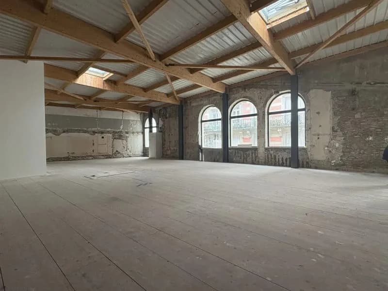 Immeuble 246 m² - Photo 1