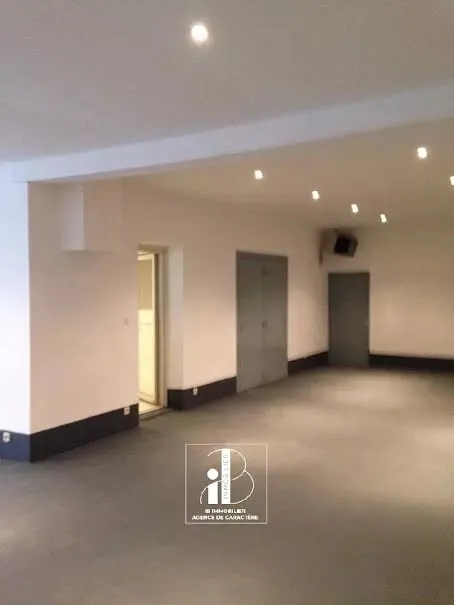 Immeuble 375 m² - Photo 1