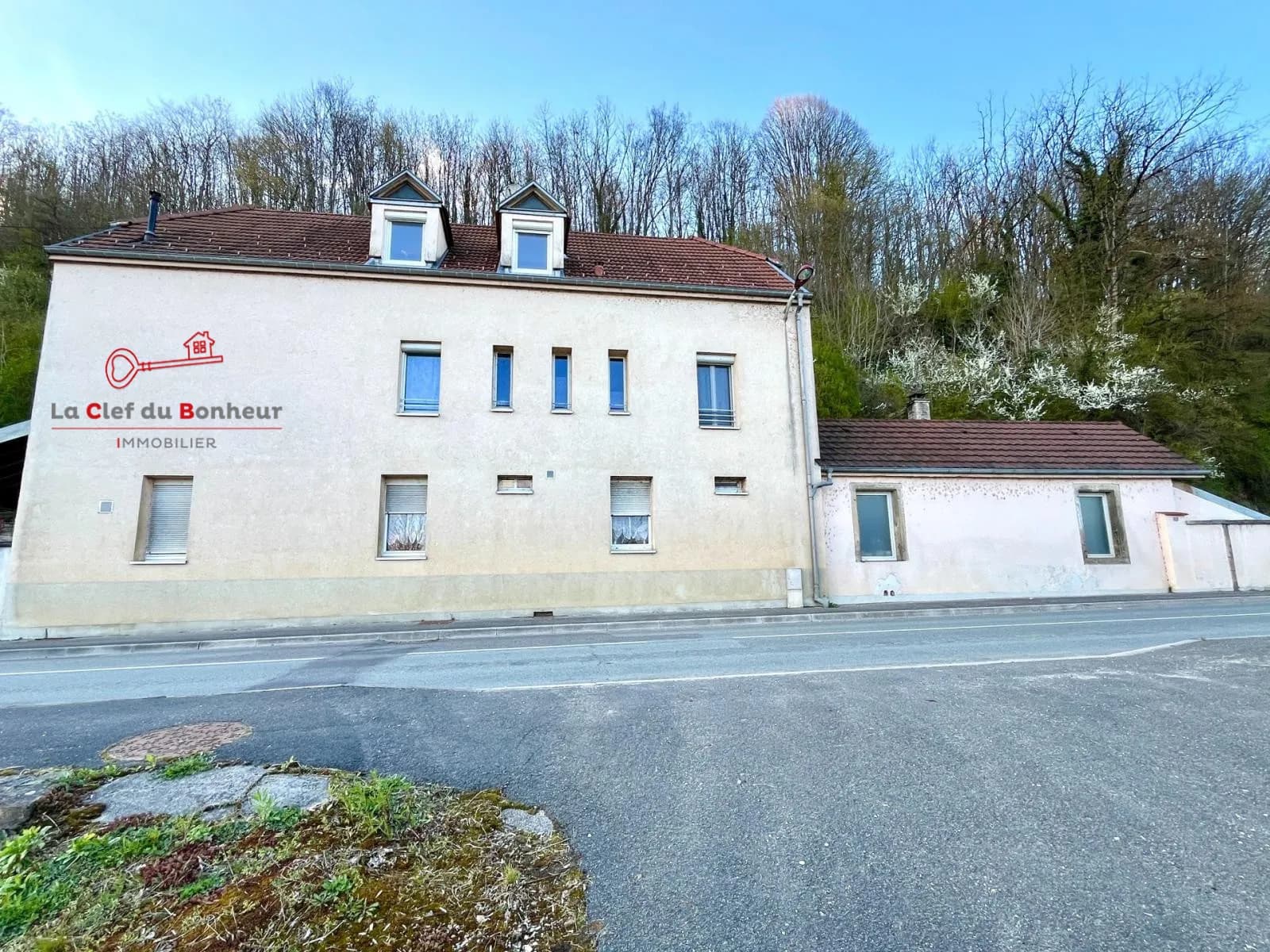 Immeuble de rapport 234 m² - Photo 1
