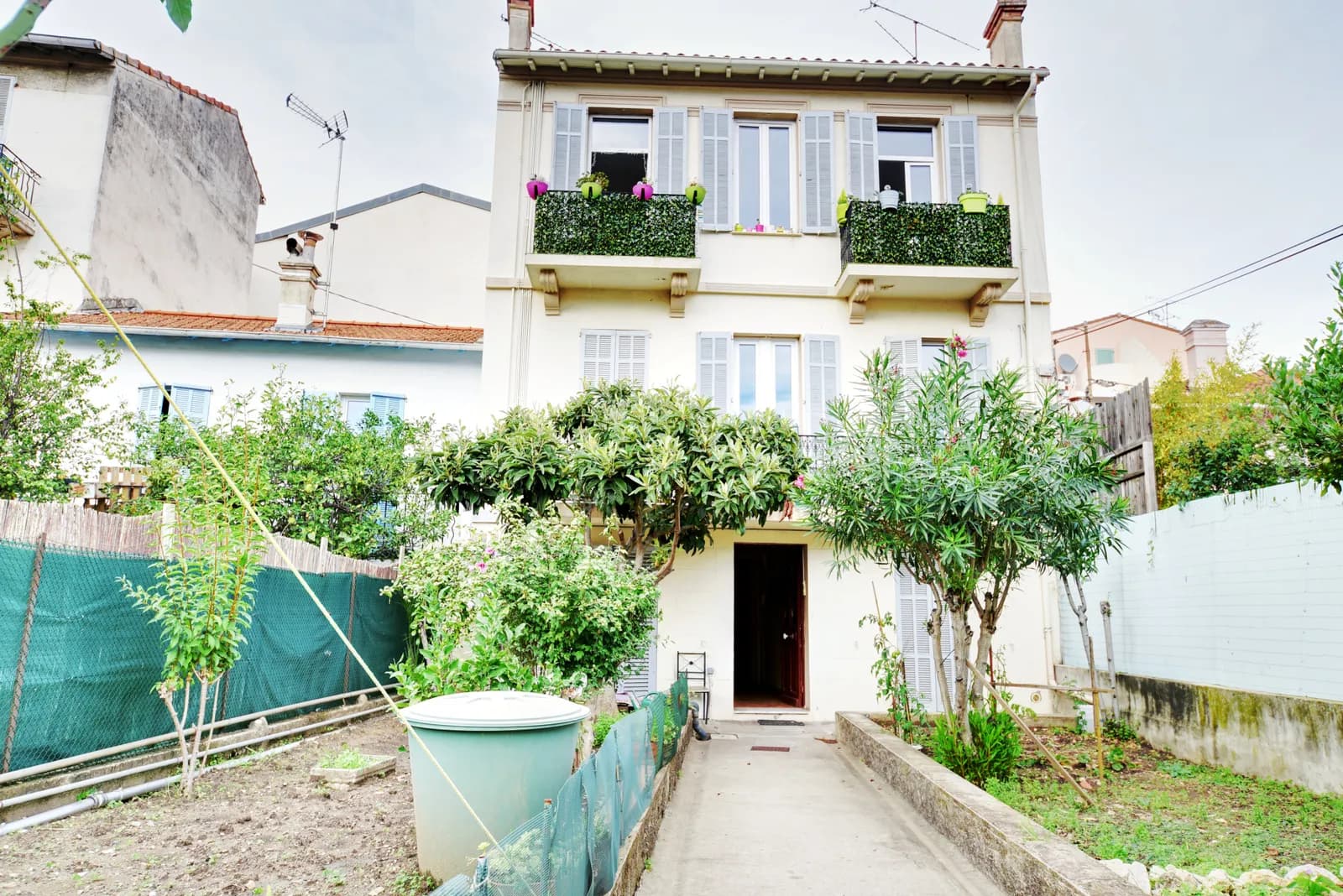Immeuble 157 m² - Photo 1