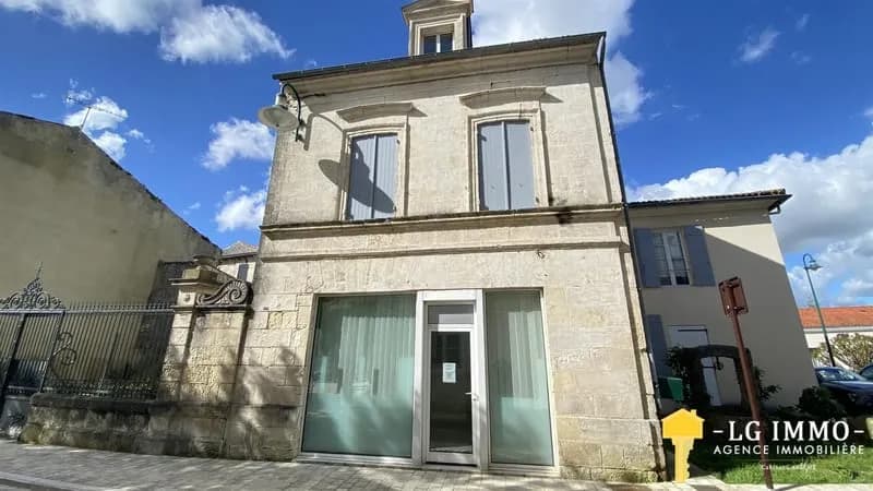 Maison de ville en pierres ou immeuble de rapport plein centre Gémozac (17260) 222 m2 avec jardin et - Photo 1