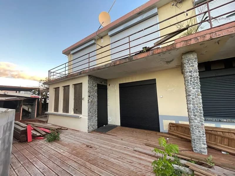 Immeuble Saint André 215 m2 sur 709 m² - Photo 1