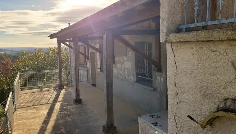 Ensemble immobilier isolé avec vue imprenable sur la campagne, sur près de 3 hectares - Photo 1