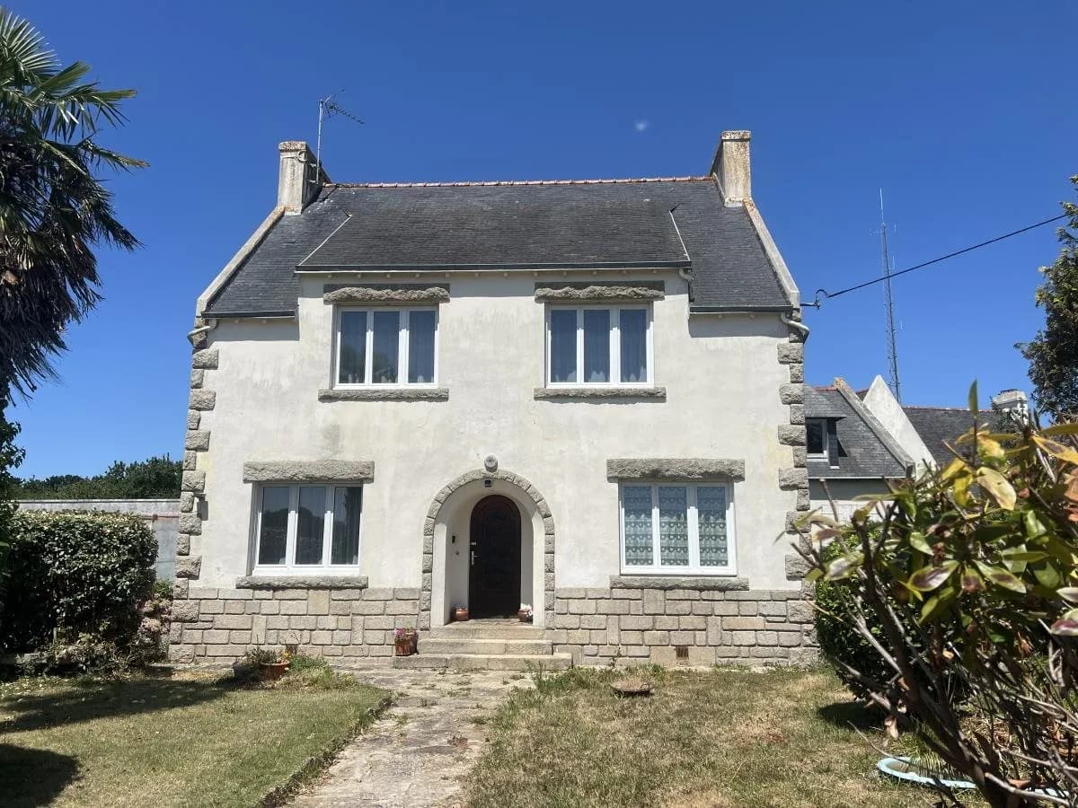 Un ensemble immobilier à rénover - LOCTUDY - Photo 1