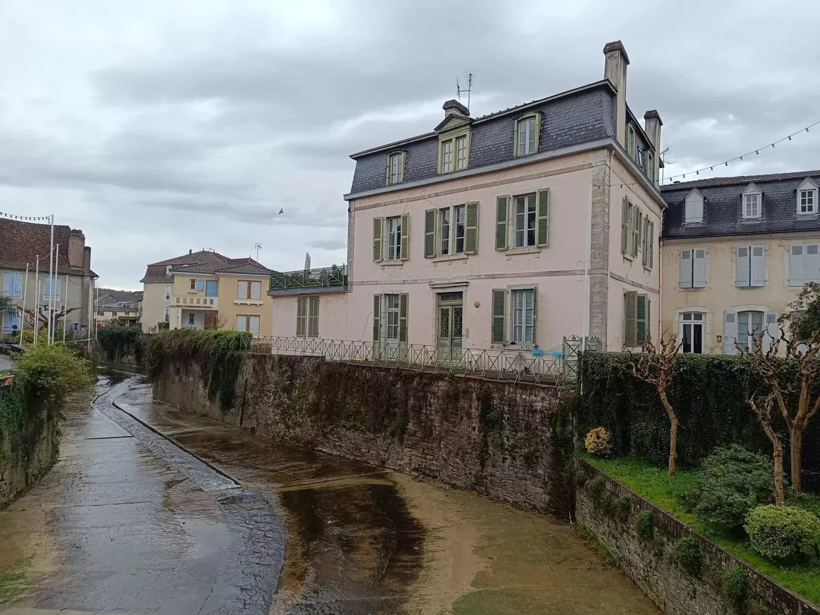 Belle opportunité d'investissement en plein centre-ville de Salies de Béarn - Photo 1