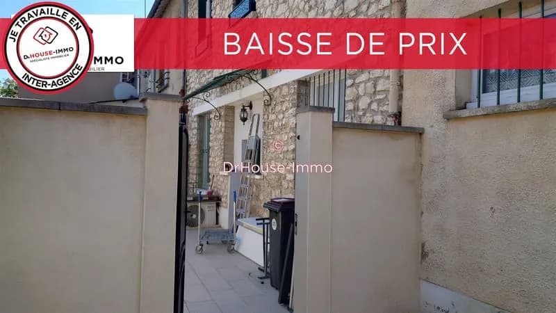 IMMEUBLE DINVESTISSEMENT CENTRE-VILLE DE CHAMPAGNE-SUR-SEINE Rentabilité attractive : entre 8 % et 10,6 % Emplacement privilégié : situé en plein centre-ville de Champagne-sur-Seine, à proximité immédiate des commerces, écoles et transports. Gare. - Photo 1