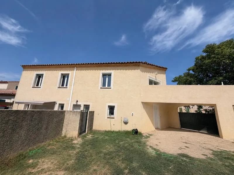 À UZÈS immeuble de 250 m2 avec 2 habitations - Photo 1