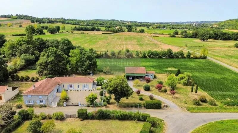 Ensemble immobilier - Photo 1