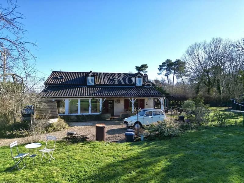 Proche d'Eymet - Ensemble immobilier avec potentiel gîtes / camping et piscine - Photo 1