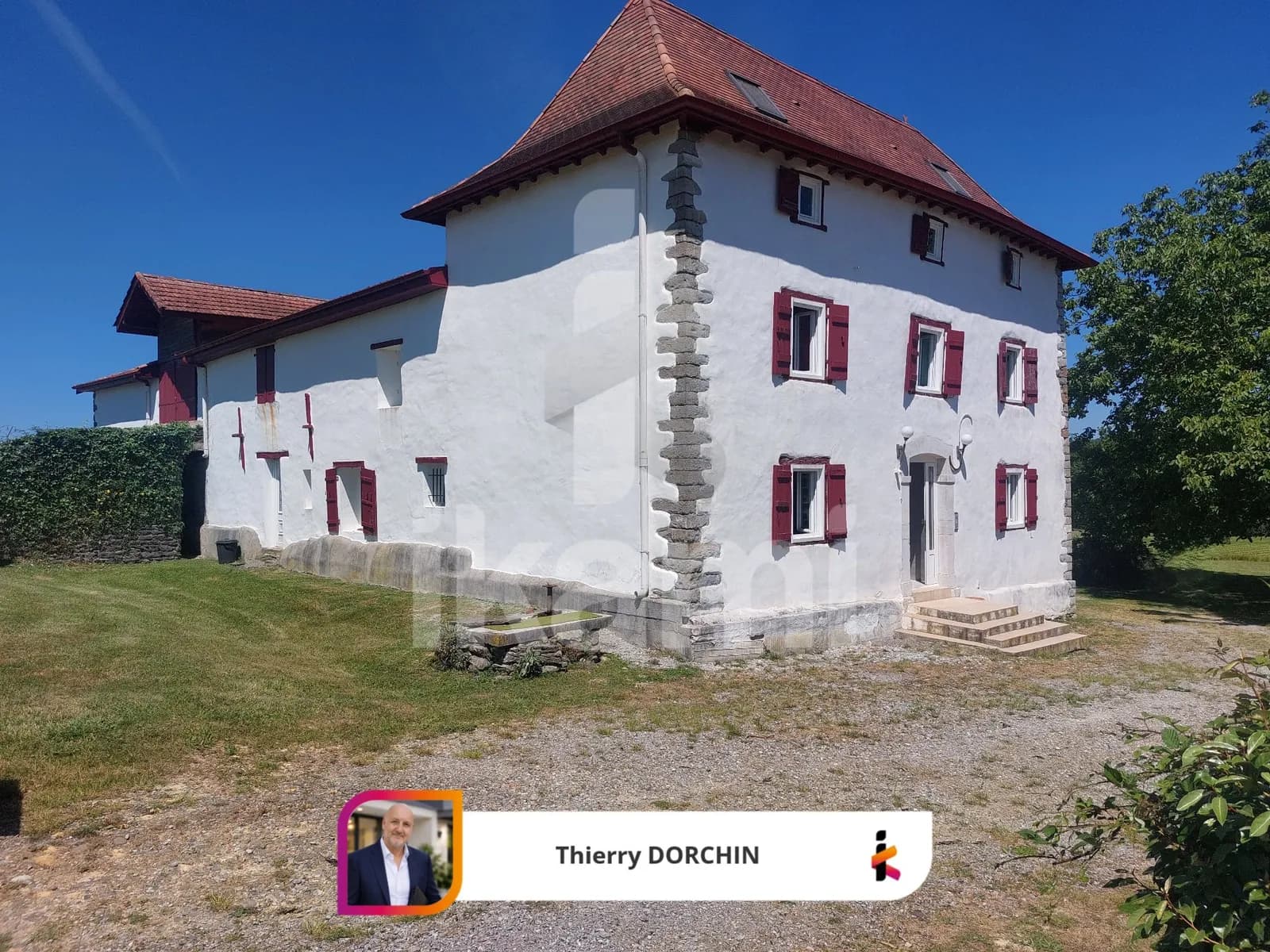 Ensemble immobilier de rapport au coeur du Pays Basque 5 appartements, dépendances et fort potentiel de dével - Photo 1