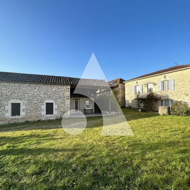 Ensemble immobilier - Photo 1