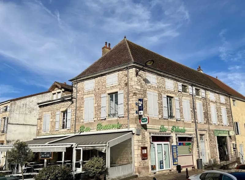 Vaste Immeuble Avec Rapport Locatif - Photo 1