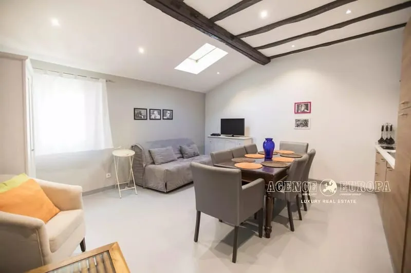 Cannes Le Suquet - Immeuble De 12 Appartements - Photo 1