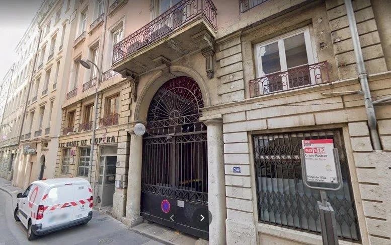 Local Commercial A Deux Pas De La Mairie - Photo 1