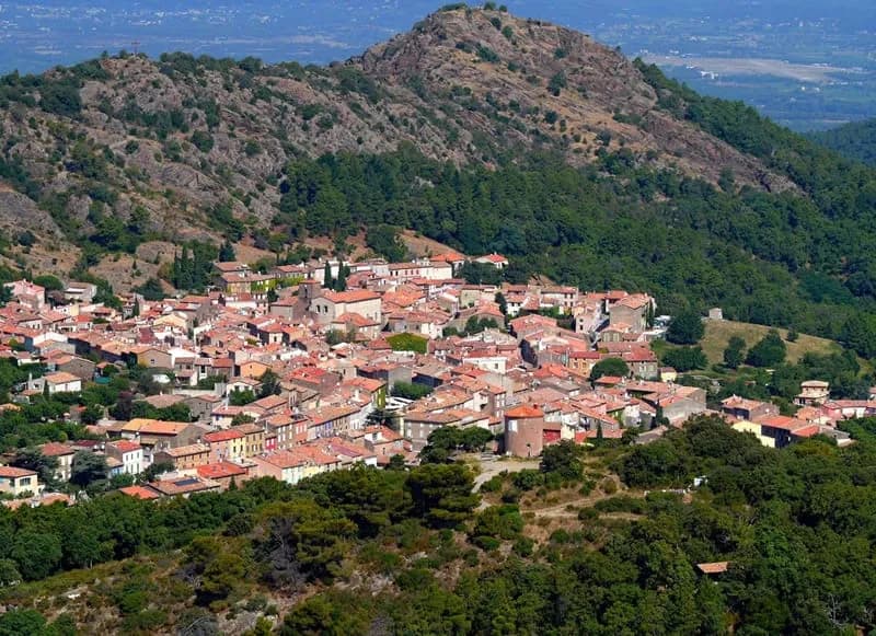 Achat : Immeuble La Garde-Freinet (83680) - Photo 1