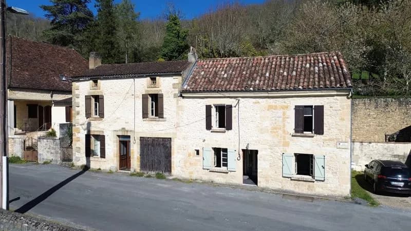 Ensemble immobilier de deux maisons mitoyennes avec terrasses - Photo 1
